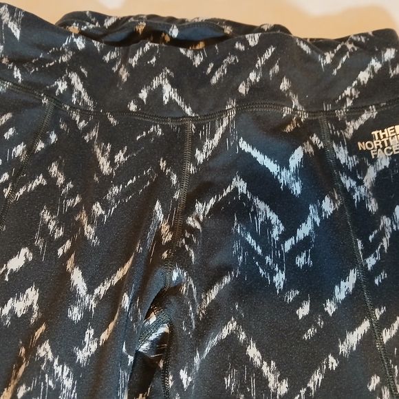 The North Face Printed Active Leggings | Size M - Picture 7 of 8